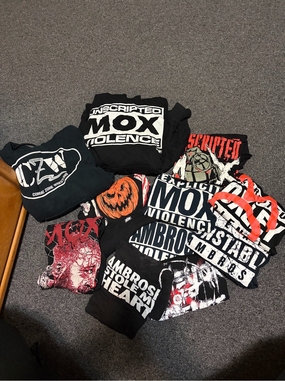 Wrestling (WWE/AEW) LOT - small/medium